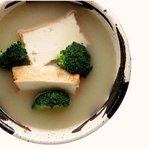 Broccoli and Thick Deep-fried Tofu Miso Soup