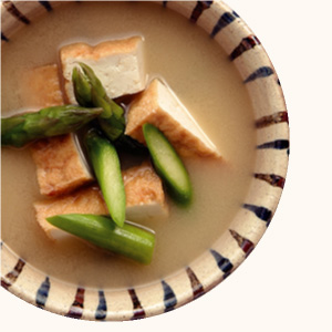 Thick Deep-fried Tofu and Asparagus Miso Soup