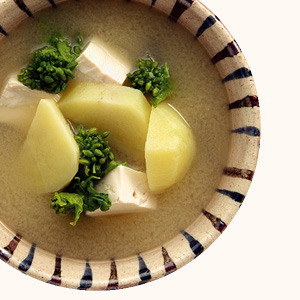 Deep-Fried Bamboo Shoot and Onion Miso Soup