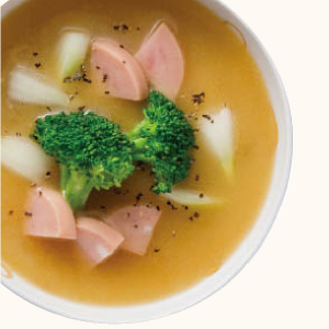 Onion and Broccoli Western-style Miso Soup