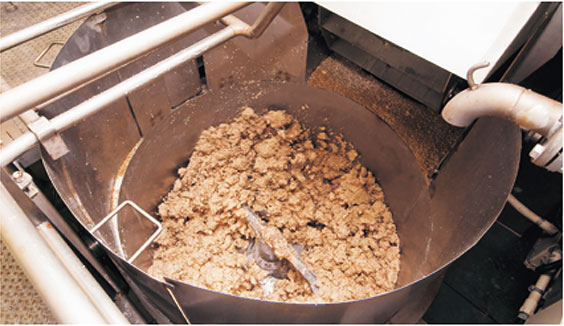 Machine making miso